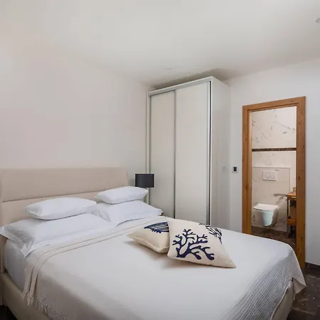 Ultra Luxurious Hvar 5 Bedrooms Celestia スヴェタ・ネデリャ